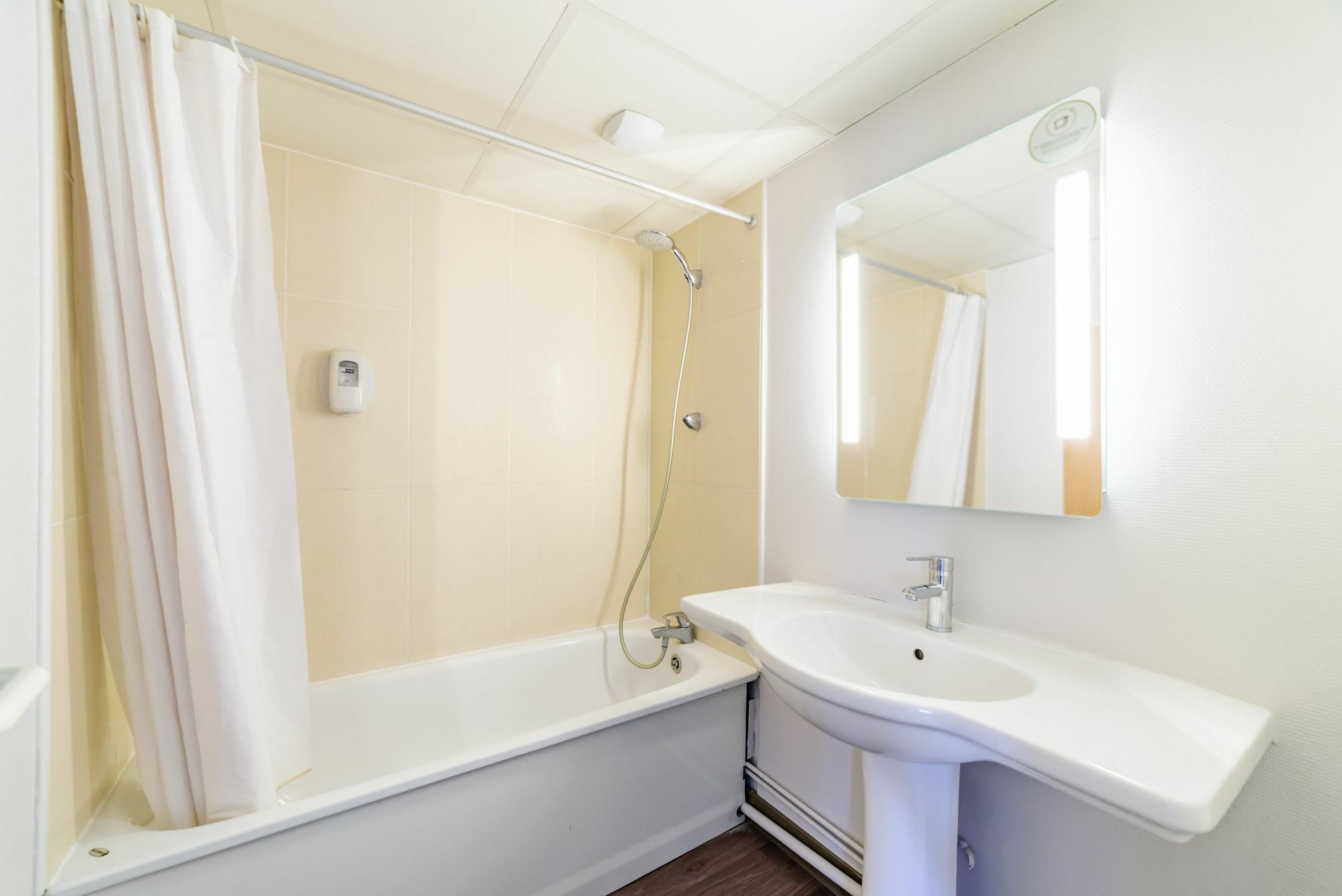 B&B Hotel Besancon Chateaufarine ภายนอก รูปภาพ